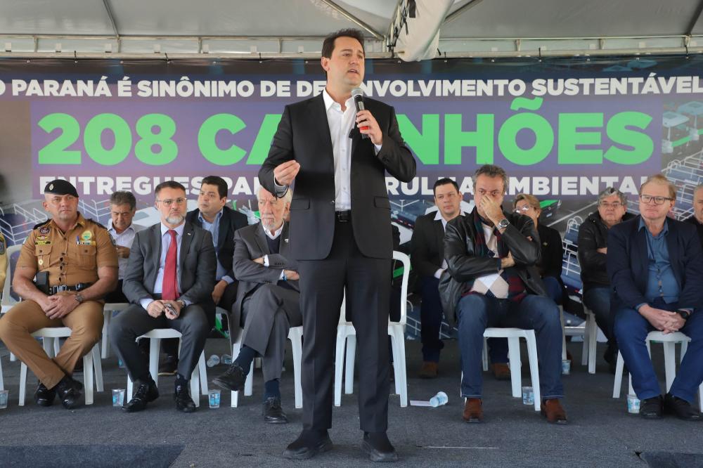 Governador Ratinho Jr participou da entrega dos 208 veículos - Foto: Ari Dias/AEN