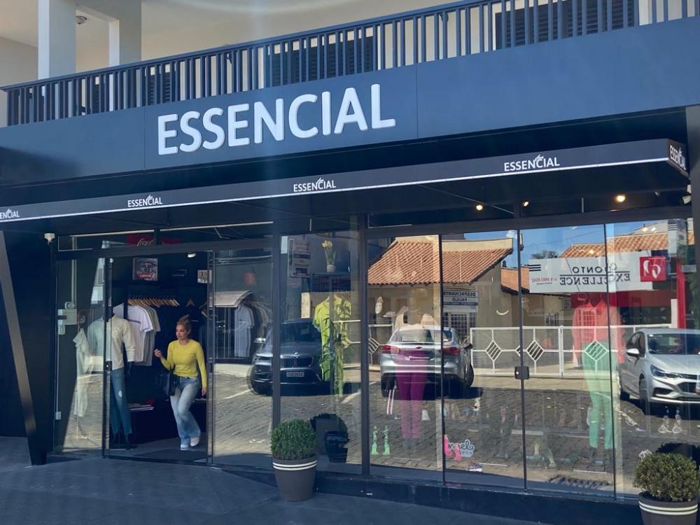 Loja é revendedora exclusiva de mais de 15 marcas de grifes nacionais e internacionais. Foto Divulgação