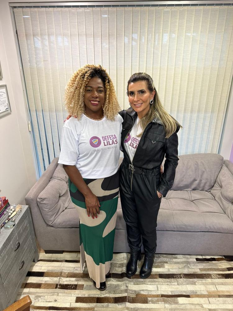 Vereadora Verli do Povo com a deputada Flávia Francisquini no evento da Defesa Lilás, projeto do partido União Brasil. Foto Divulgação