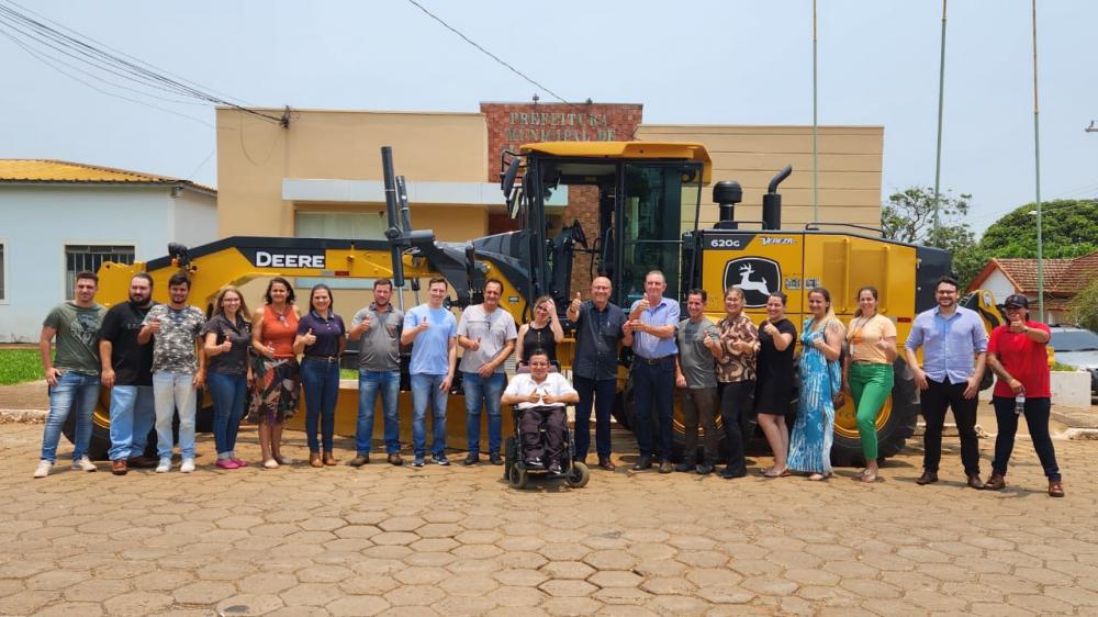Equipamento será incorporado à gestão municipal, sendo uma ferramenta estratégica para a manutenção das vias rurais. Foto Folha Extra