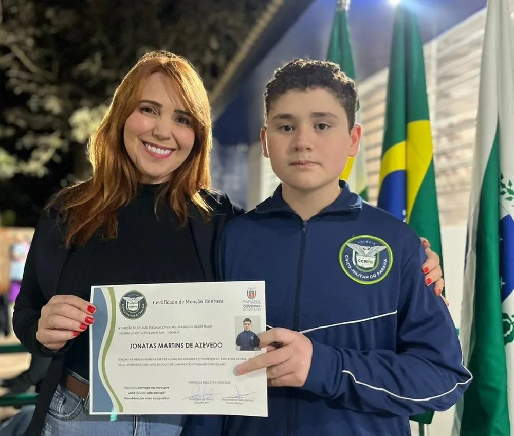 Jonatas Martins de Azevedo, do nono ano B na cerimônia de homenagem – FONTE: CCM Miguel Nassif Maluf