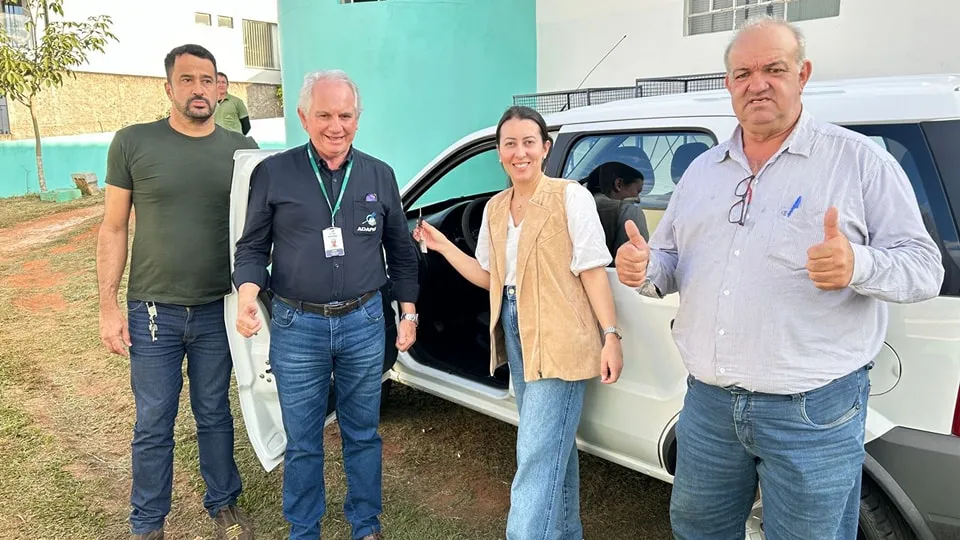 A cerimônia de entrega contou com a presença do prefeito de Santana do Itararé, José Isac (PT), que destacou a importância desses novos recursos para o município. Foto Divulgação