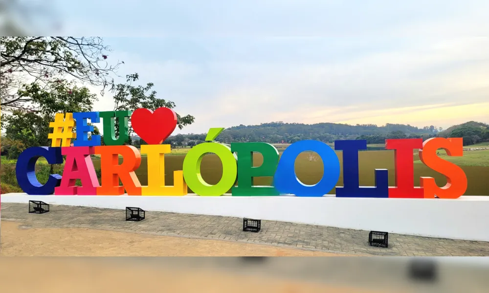Letreiro turístico em Carlópolis provoca polêmica e chega à Justiça Eleitoral. Foto: Antônio de Picolli