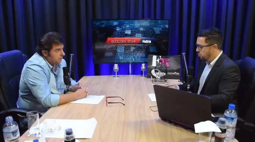 Candidato Fernando Maluf em entrevista à Oliveira Junior na série Eleições 2024 na Folha Extra. Foto Reprodução/Folha Extra