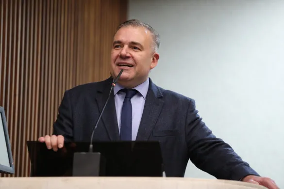Deputado Ney Leprevost (União) assina a matéria ao lado da deputada Mabel Canto (PSDB). Foto: Divulgação/Assessoria Parlamentar