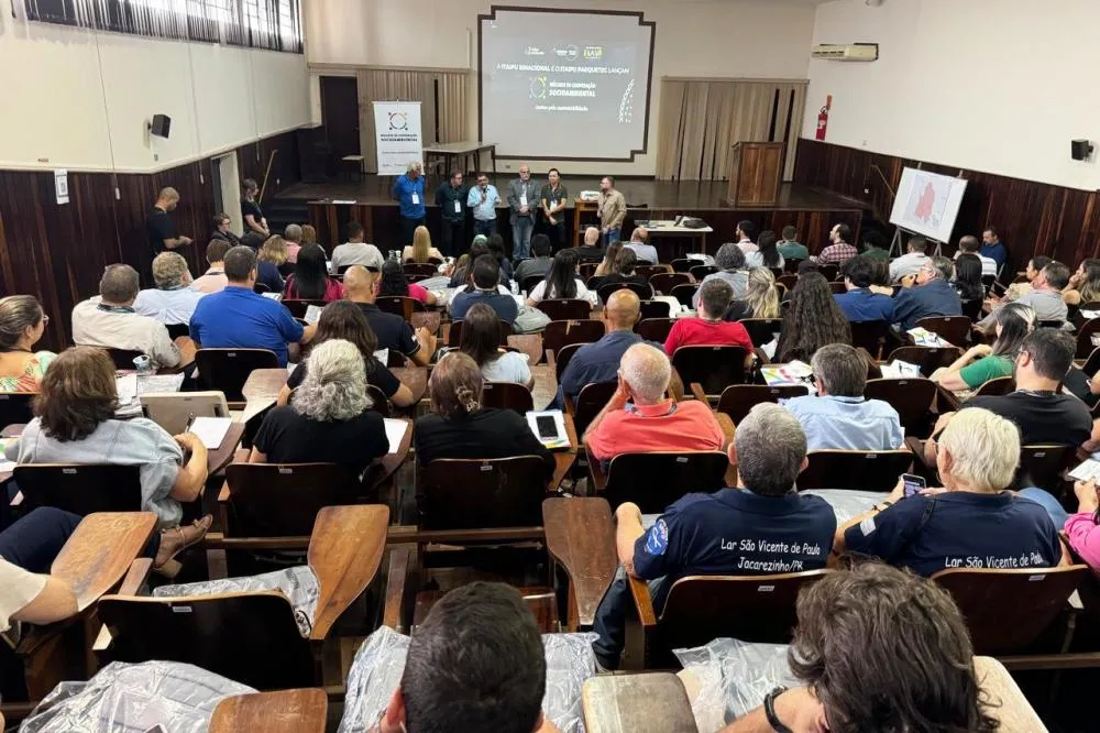 Reunião realizada em Jacarezinho. Foto: Adilson Borges/Itaipu Parquetec