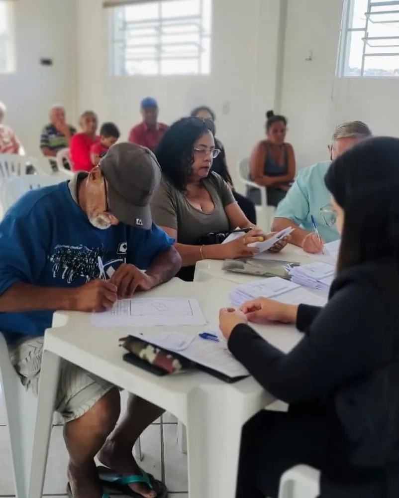 19 famílias já assinaram o contrato de regularização em Arapoti. Foto: Divulgação