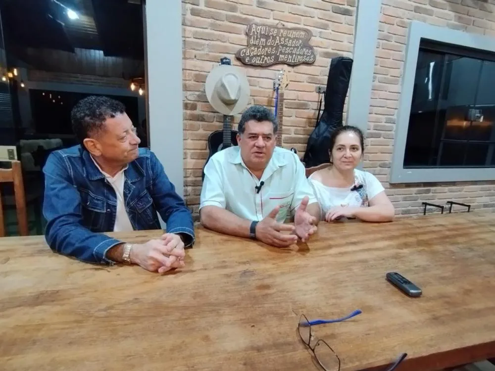 Paulo Mendoça e sua esposa durante gravação do documentário com Paulo Alcântara, entrevistador. Foto: Divulgação/ACCESSUS