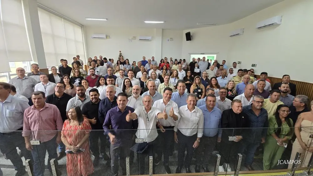 Reunião reuniu deputados e autoridades do governo em Joaquim Távora. Foto: Divulgação