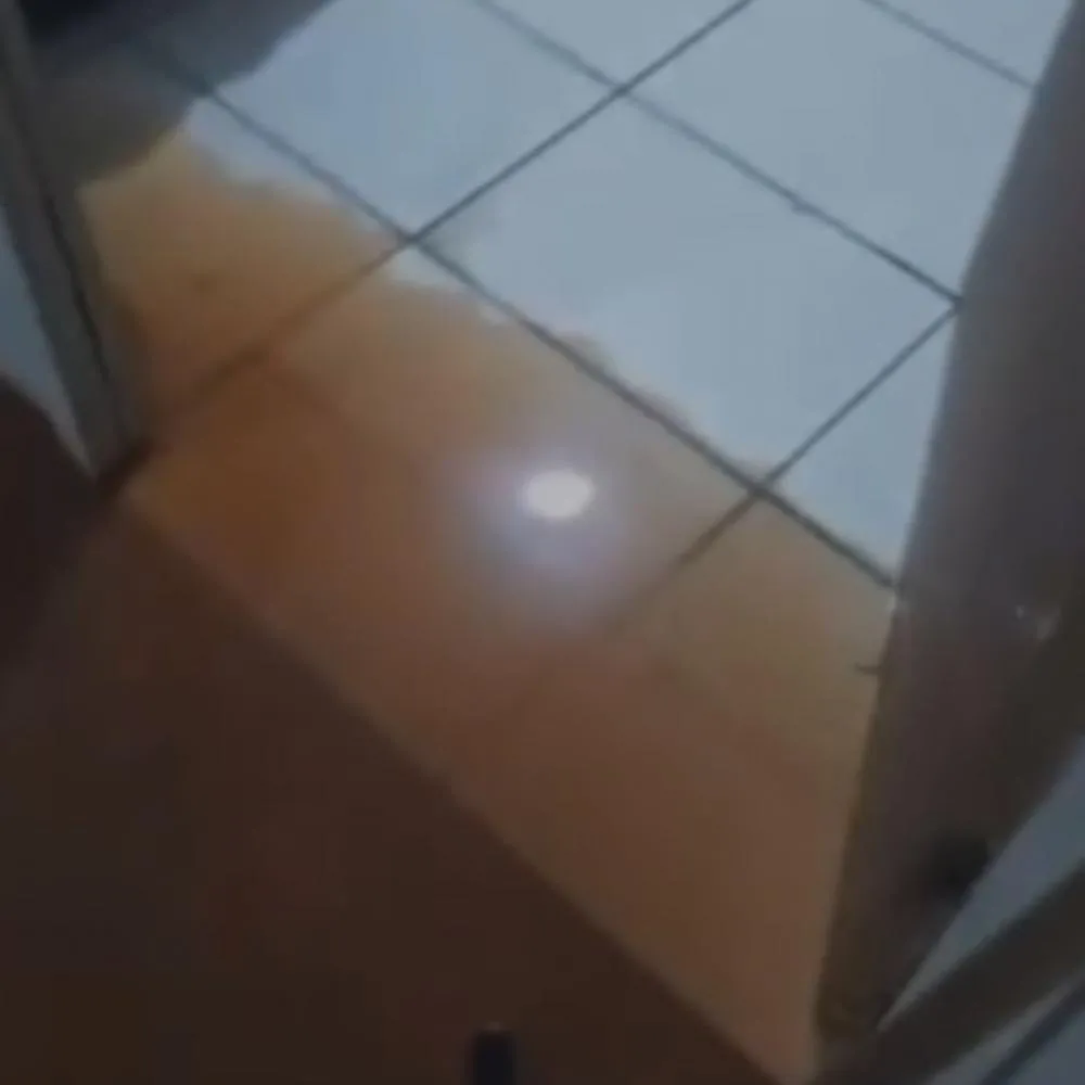 Água começando a entrar em casa de morador. Foto: Divulgação