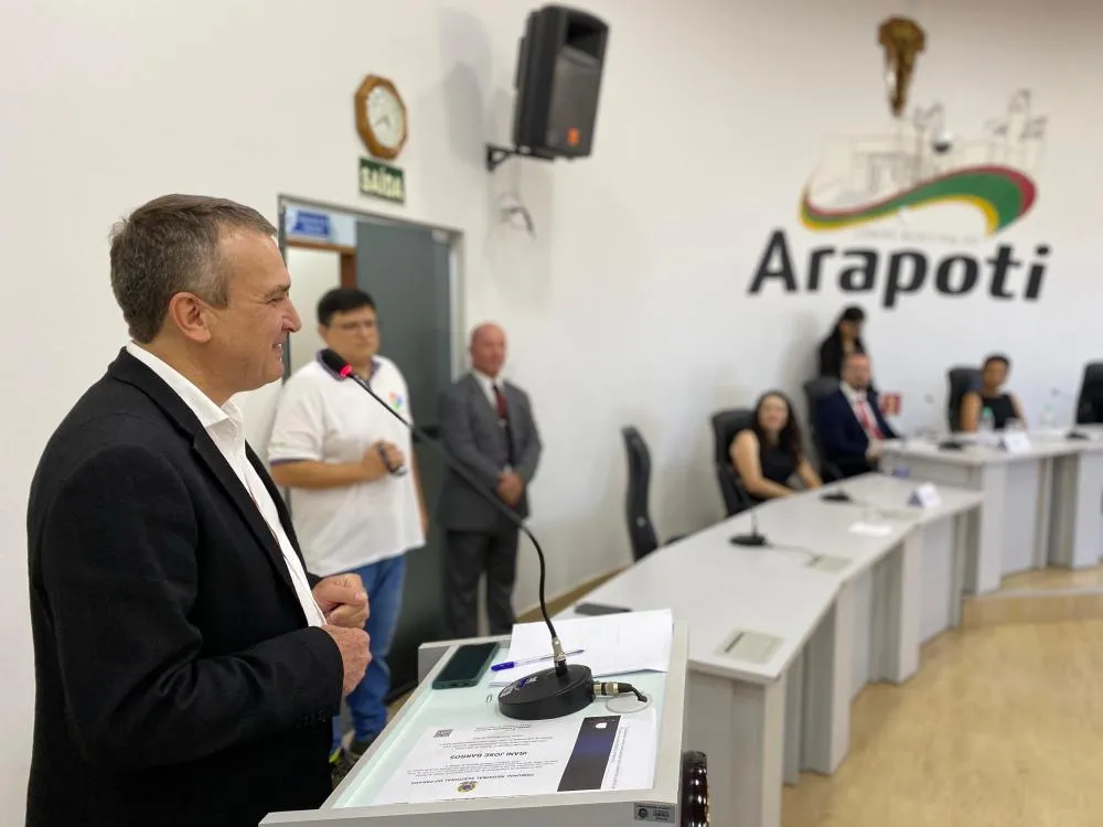Irani José Barros, reeleito prefeito de Arapoti durante cerimônia de diplomação. Foto: Divulgação