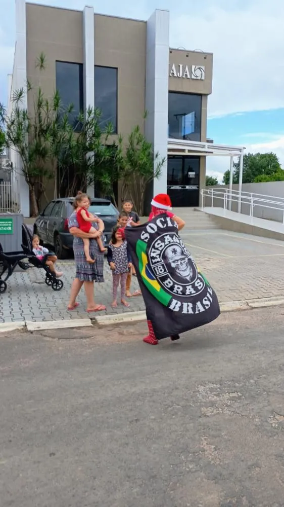Insanos MC em ação social. Foto: Divulgação
