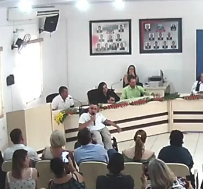 Prefeito Betinho em discurso durante a cerimônia de posse. Foto: Divulgação