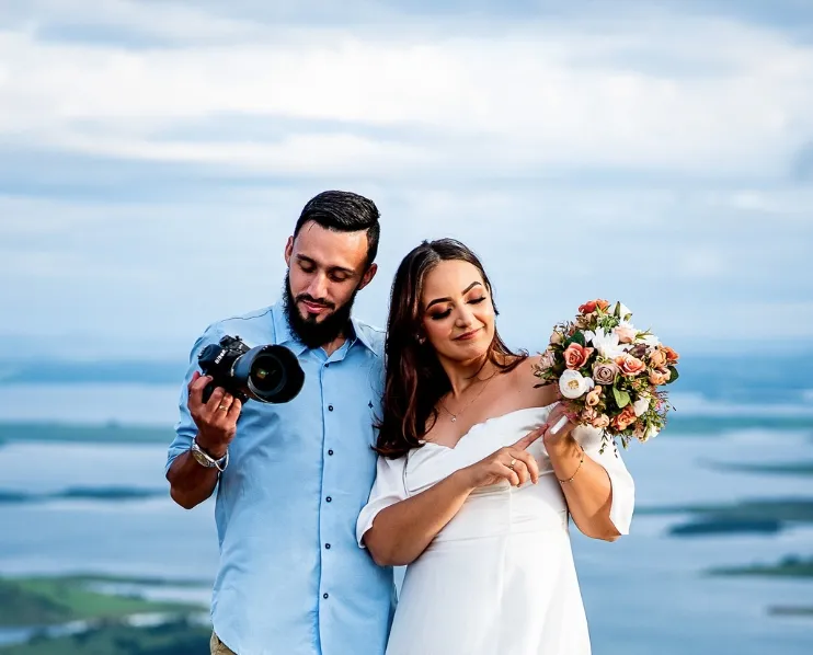 Ramon Nunes Belarmino, fotógrafo e sua esposa, Mikaelly Nunes. Foto: Arquivo Pessoal