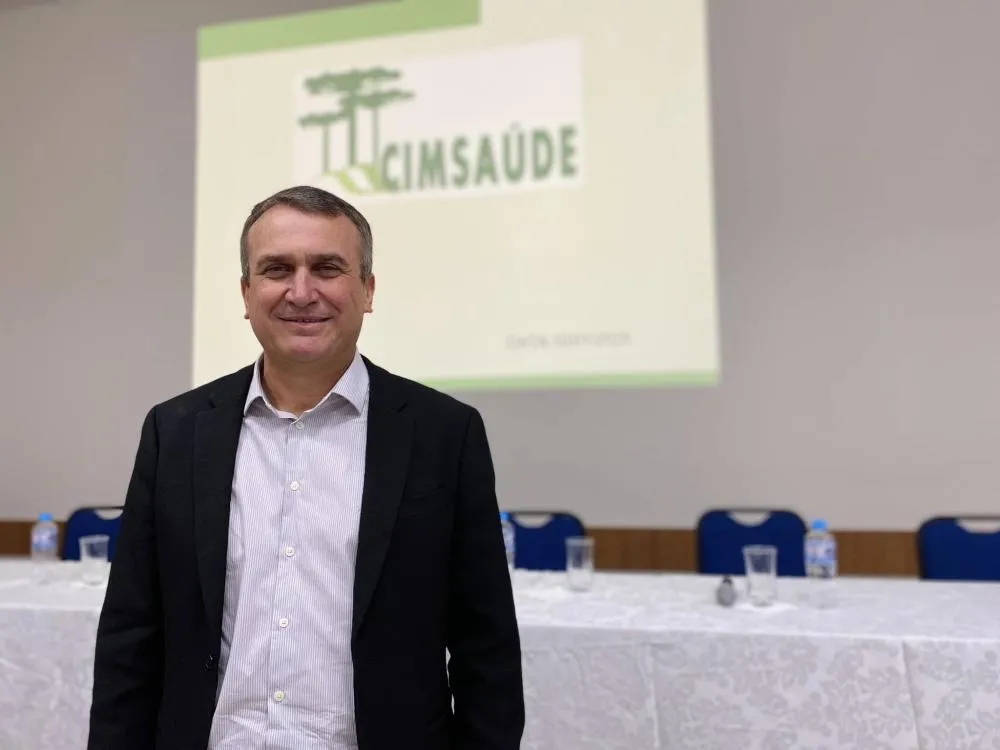 Irani José Barros, presidente reeleito do CIMSAÚDE dos Campos Gerais. Foto: Divulgação