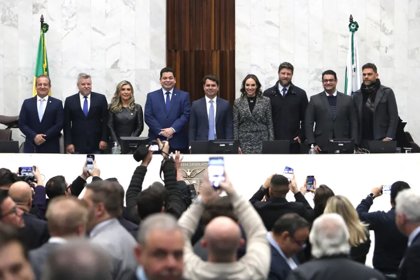 Membros da nova Mesa Diretora da Casa na ocasião da eleição do colegiado, ocorrido em 2024. / Créditos: Orlando Kissner/Alep