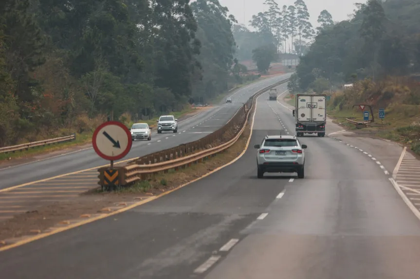 Com o fim da concessão da BR 376 à iniciativa privada, em novembro de 2021, a rodovia voltou a ser administrada pelo governo federal. Foto: Gabriel Rosa/AEN