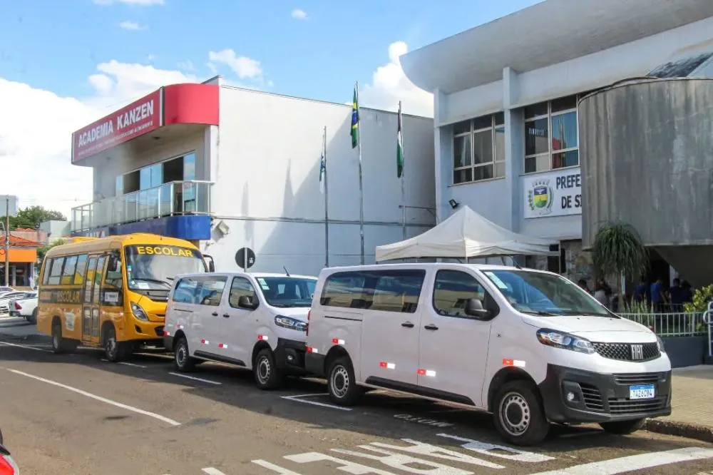 Veículos entregues ao município. Foto: Divulgação