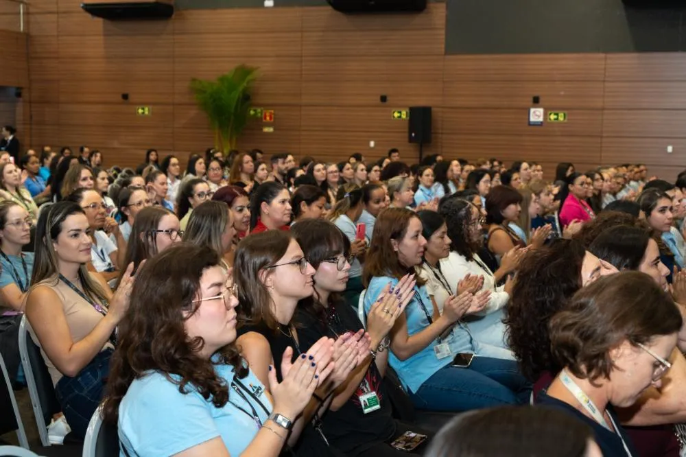 Peça foi apresentada exclusivamente para as empregadas, estagiárias e jovens do Programa de Iniciação e Incentivo ao Trabalho (PIIT). Foto: Sara Cheida/Itaipu Binacional.