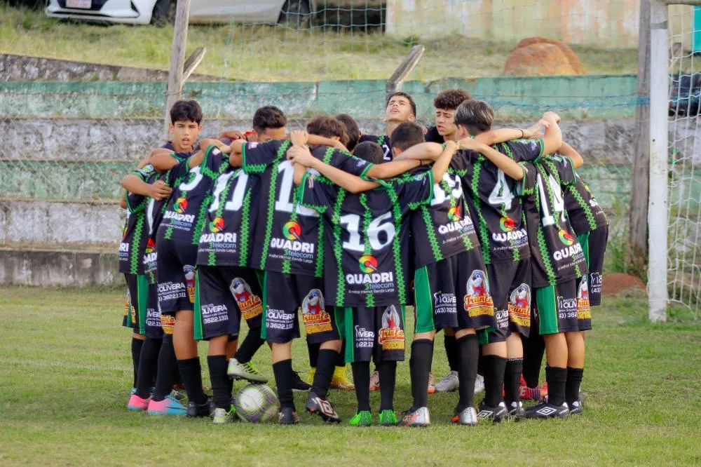 Equipe sub-14 estreou no dia 22 de março contra Piraí do Sul, e agora é a vez das equipes sub-10 e sub-12. Foto: Divulgação