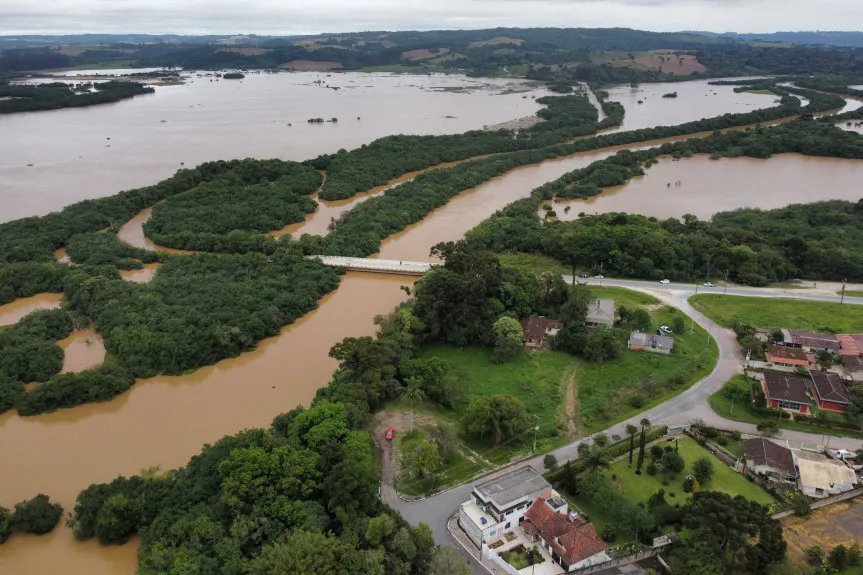 O projeto de lei prevê que o Governo do Paraná firme parcerias com entidades públicas e privadas para operar a Inteligência Artificial. Foto: Geraldo Bubniak/AEN