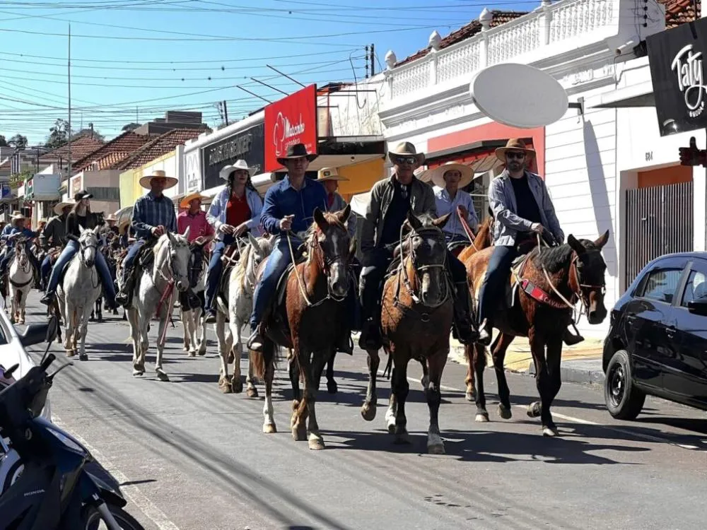 Cavalgada Ecológica em Ribeirão Claro. Foto: Divulgação/Jornal Folha da Divisa