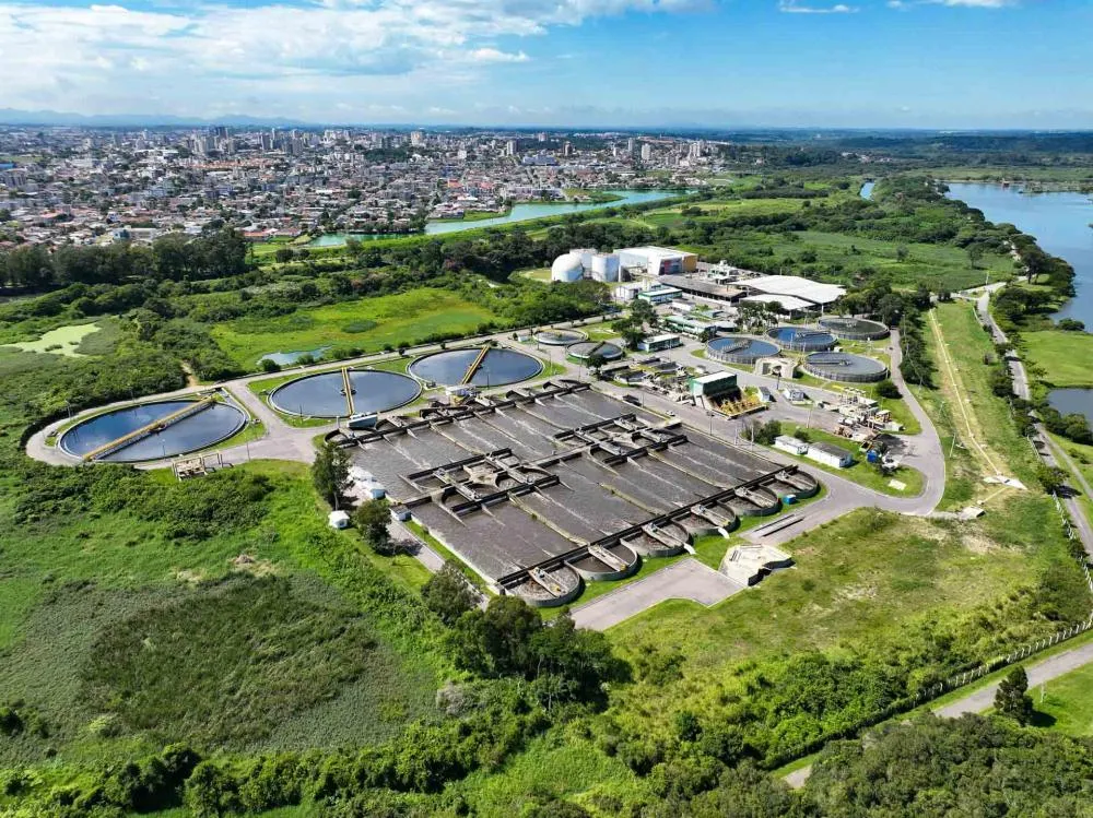 ETE Belém, uma das maiores estações do estado trata mais de 2,5 mil litros por segundo na RMC. Foto: Sanepar