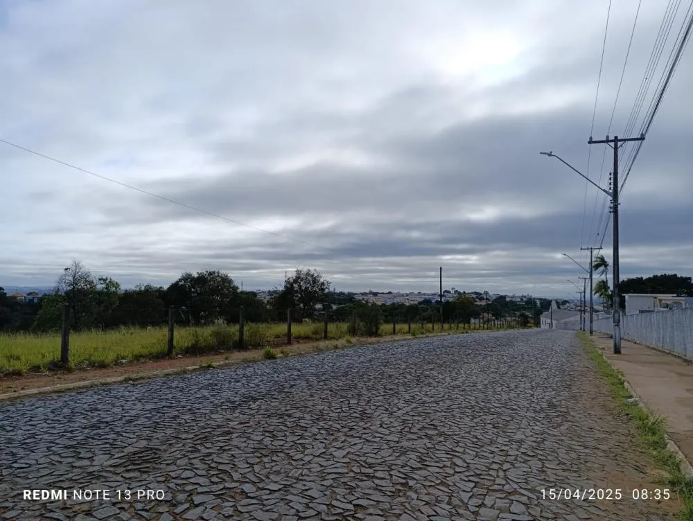 Foto tirada pela manhã em Wenceslau Braz, ao lado do Cemitério Municipal. Foto: Davi Martins/Folha Extra