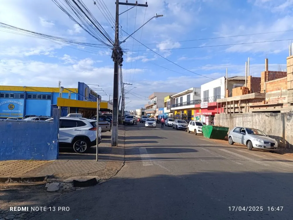 Rua Benjamin Constant, Centro de Wenceslau Braz. Foto: Davi Martins/Folha Extra