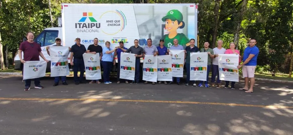 O veículo e os equipamentos foram entregues no dia 14 de abril como parte do Projeto Coleta Mais, da Itaipu Binacional. Foto: Divulgação