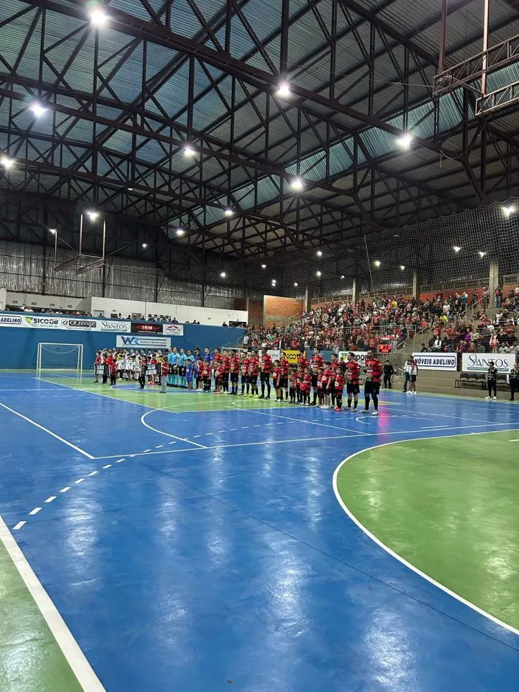 Platinense Futsal foi a primeira equipe da região a se classificar para a segunda fase da competição. Foto: Divulgação/Platinense Futsal