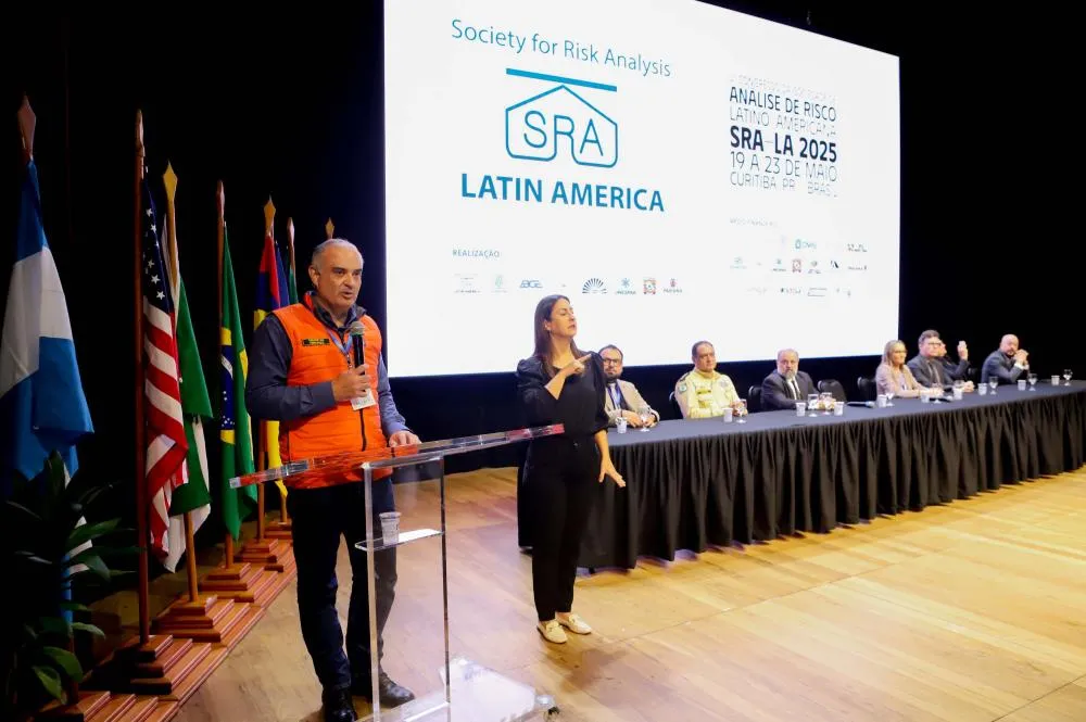  Evento científico acontece em Curitiba e reúne pesquisadores e profissionais da área de Defesa Civil. Foto: Ari Dias/AEN