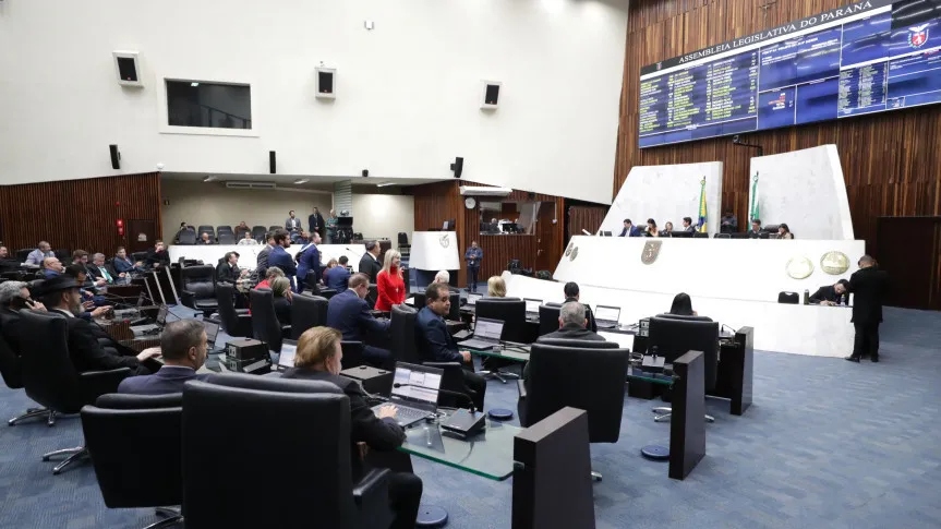 O projeto de lei 125/2023, dos deputados Luiz Fernando Guerra (União) e Requião Filho, permite que alunos com TARE consumam alimentos específicos de suas dietas dentro de escolas públicas e privadas do Paraná. Foto: Orlando Kissner/Alep