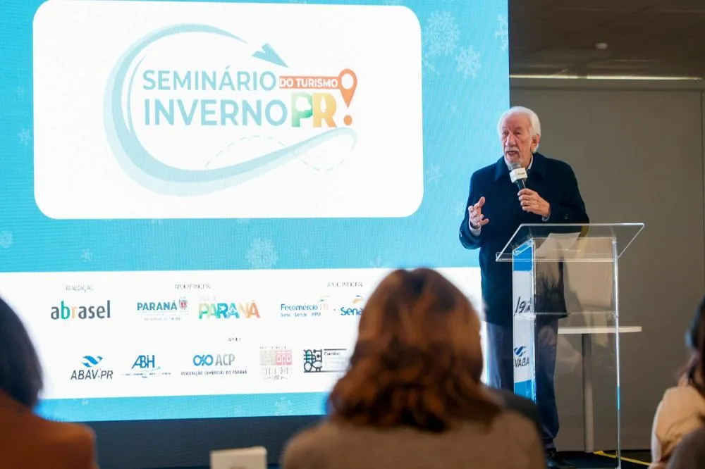 Governador em exercício Darci Piana na abertura do seminário “Juntos pelo fortalecimento do turismo de inverno no Paraná”. Foto: Gabriel Rosa/AEN