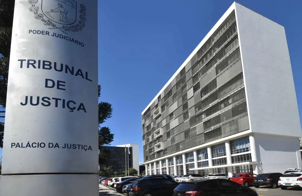 O Tribunal de Justiça do Estado do Paraná (TJPR) reconheceu, em duas decisões, o direito à retificação de prenome e sexo no registro civil de pessoas transgênero, sem a exigência de cirurgia de redesignação sexual. Foto: Reprodução/Internet