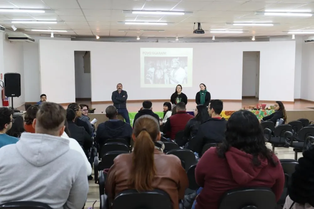 Encontro em Terra Roxa promovido pelo Conselho Regional de Serviço Social. Foto: Divulgação.