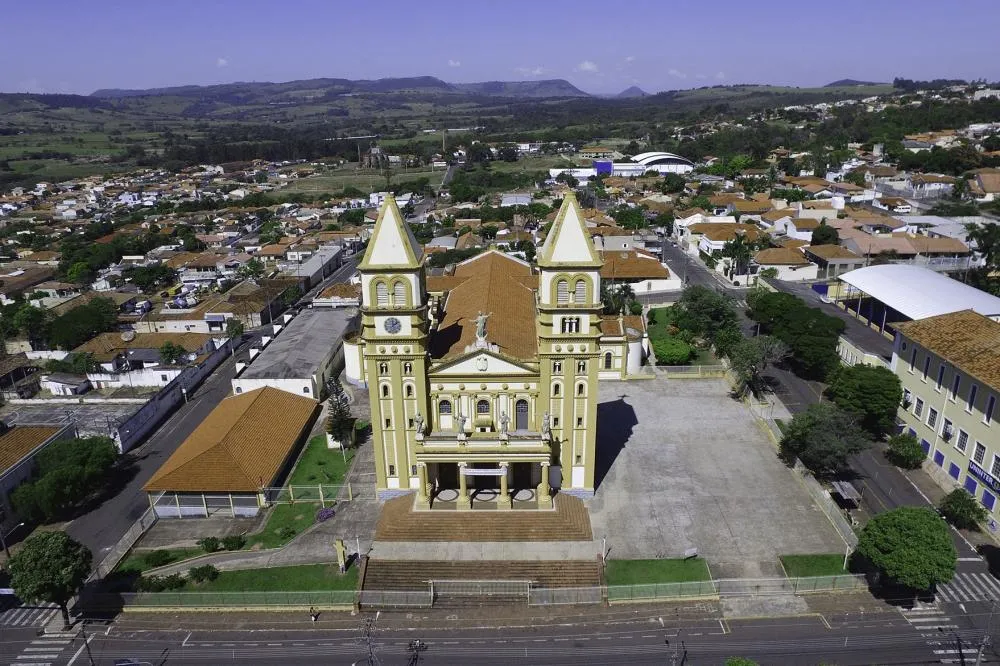 Pela primeira vez, o município de Jacarezinho, no Norte Pioneiro, recebe a iniciativa, que busca aproximar o Poder Legislativo da população do interior do estado. Foto: Divulgação