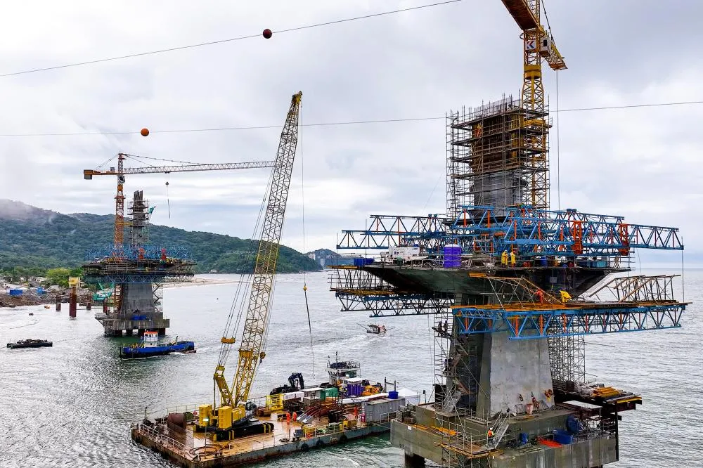 Obras da Ponte de Guaratuba chegam a 65% com destaque para avanço do trecho estaiado. Foto: Arnaldo Neto/AEN
