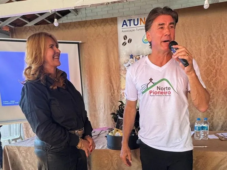 Presidente da Atunorpi, Mara Mello, ao lado do secretário de Turismo do Paraná, Leonaldo Paranhos. Foto: Divulgação