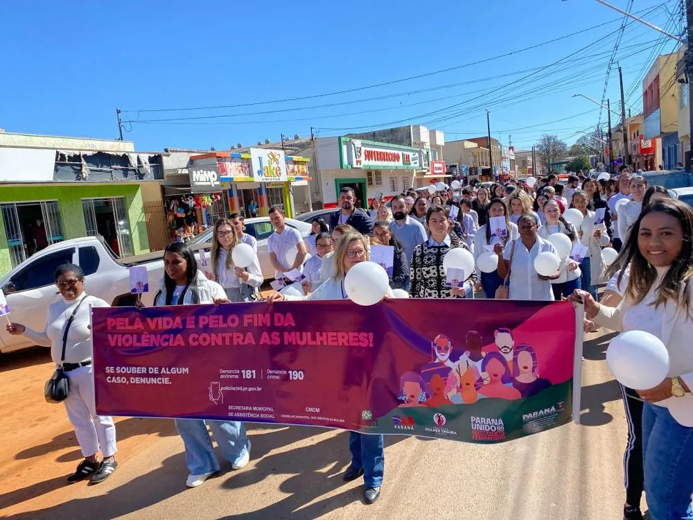 Caminhada mobilizou dezenas de moradores em Arapoti. Foto: Divulgação