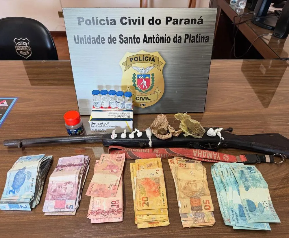 Armas, drogas, dinheiro e objetos para tráfico foram apreendidos. Foto: PCPR