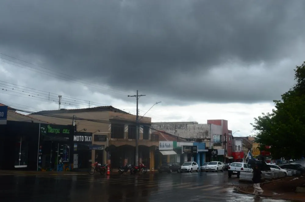 Centro de Wenceslau Braz em dia de tempestade. Foto: Davi Martins/Folha Extra