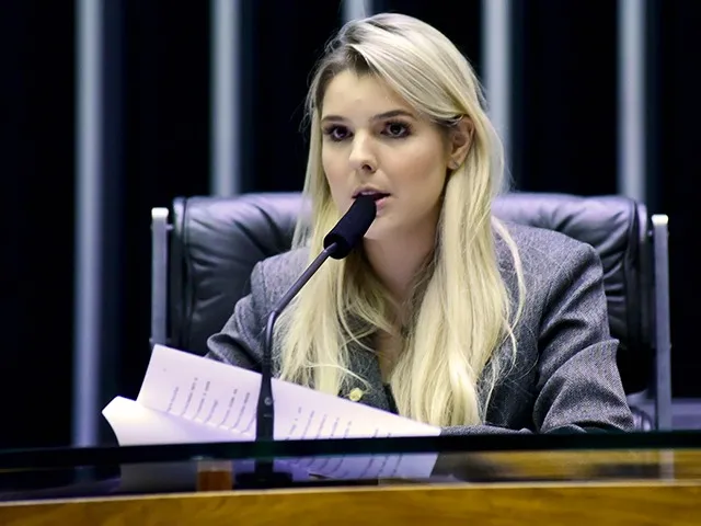 A deputada federal Luisa Canziani (PSD) participou de reunião com o ministro Edson Fachin para tratar da ADI 7796, que ameaça leis de atendimento educacional especializado. 