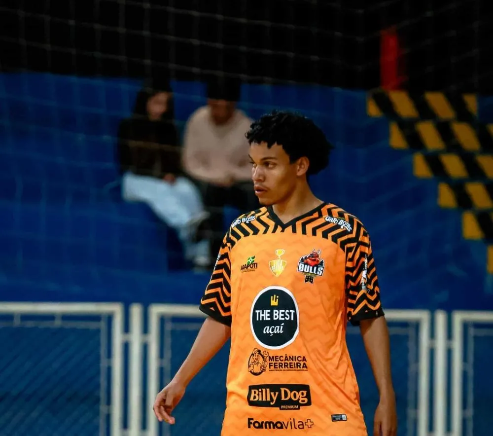 Bruninho, jogador do Bulls Futsal, alvo dos atos preconceituosos. Foto: Tom Lopes Fotógrafo