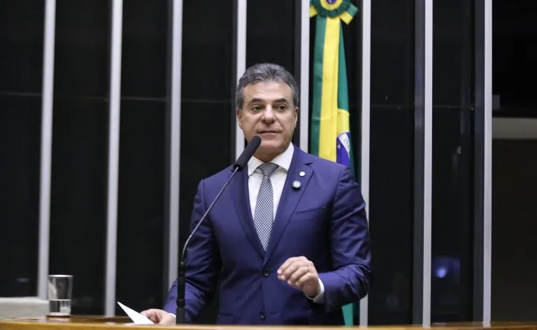 Foi aprovado na Câmara o Projeto de Lei Complementar que eleva de R$ 81 mil para R$ 150 mil o limite de receita anual. Foto: Divulgação