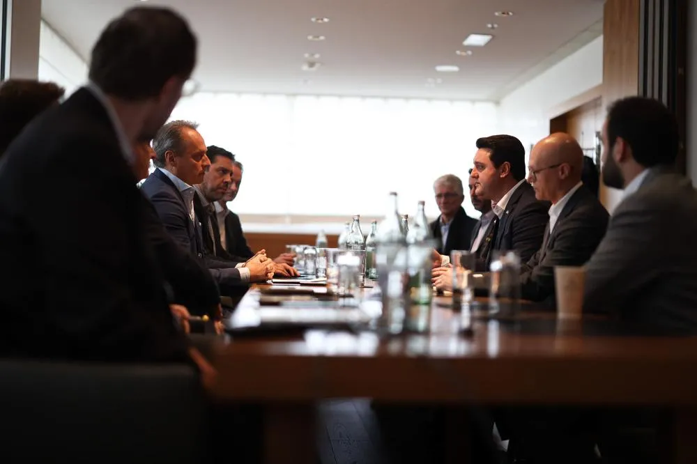 A comitiva passará por Espanha e Alemanha, com objetivo atrair investimentos, prospectar novos negócios e avançar em parcerias. Foto: Jonathan Campos/AEN