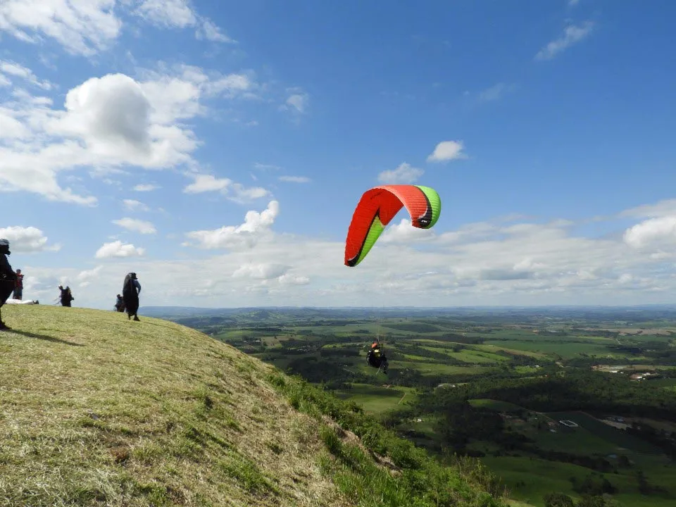 Campeonato de Parapente será realizado no Pico Agudo. Foto: Divulgação