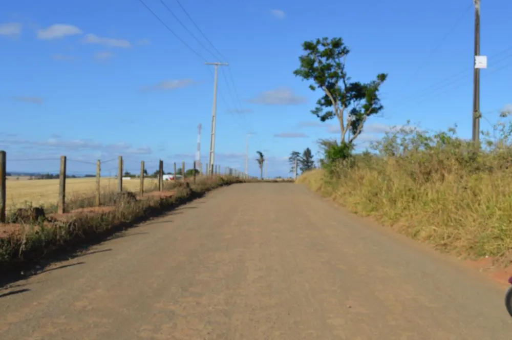 Estrada em direção ao Patrimônio São Miguel receberá cerca de 6km de asfalto. Foto: Folha Extra