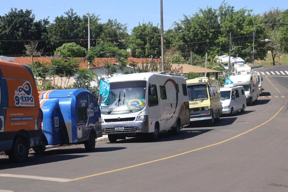 Caravana chegou em Salto do Itararé no último sábado (27). Foto: Felipe Rodrigues