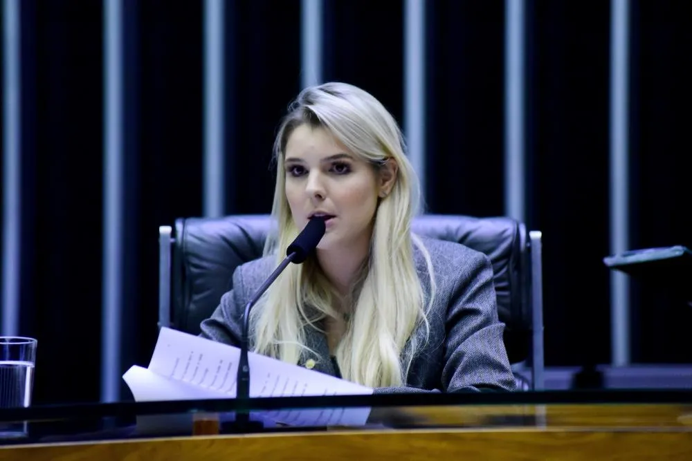 Deputada Luísa Canziani defende que a IA no Brasil deve se basear em pilares institucional, de infraestrutura e humano. Foto: Zeca Ribeiro/Câmara dos Deputados
